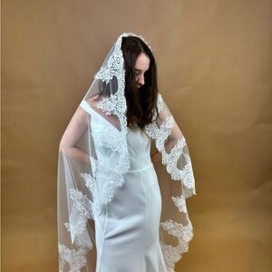 Elegant White Lace Cathedral Bridal Veil